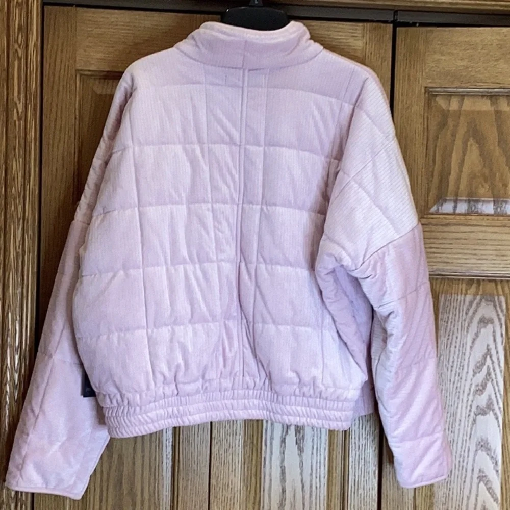 Forever 21 super soft Pink Quilted Jacket. Women’s size large, ❗️NEW with tags